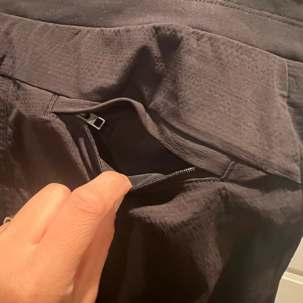 Athleta Tech Pants With Functional Zip Pockets Si… - image 2